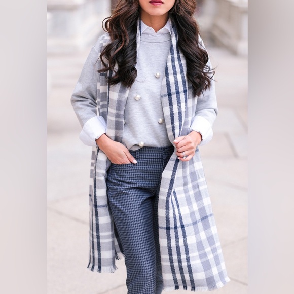 Banana Republic scarf - Picture 3 of 3